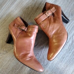 Bandolino booties, size 8.5 caramel color